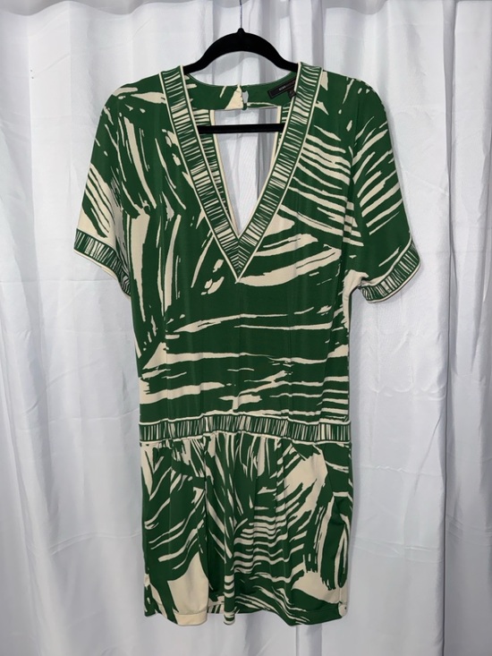 BCBGMaxAzria Dresses & Skirts - BCBGMaxAzria Green and Cream V-Neck Printed Mini Dress